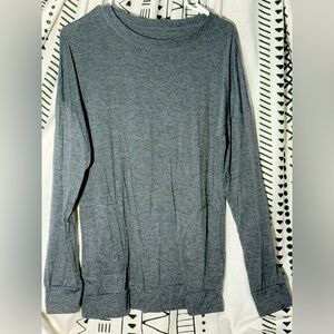 Gray long sleeve shirt with pockets